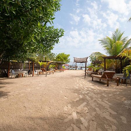 טיירה בומבה Amalife Beach Club & Hotel מראה חיצוני תמונה